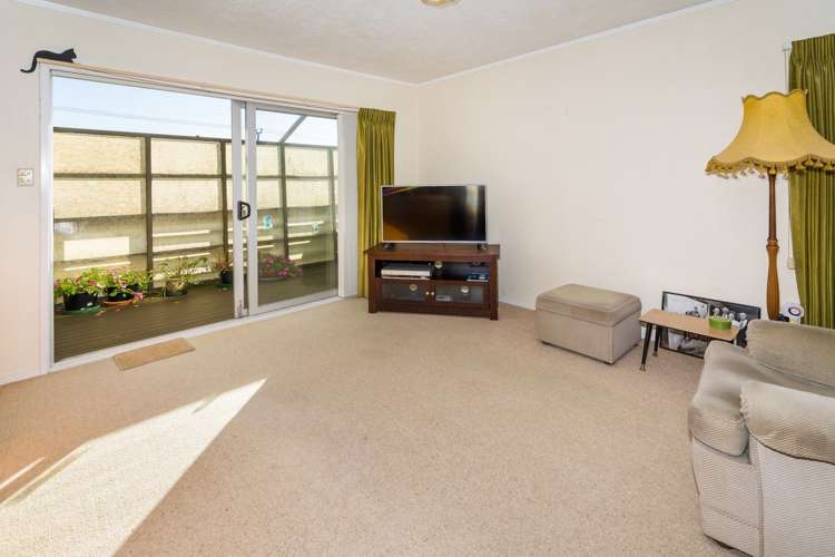 1/4 Tui Glen Road Birkenhead_5