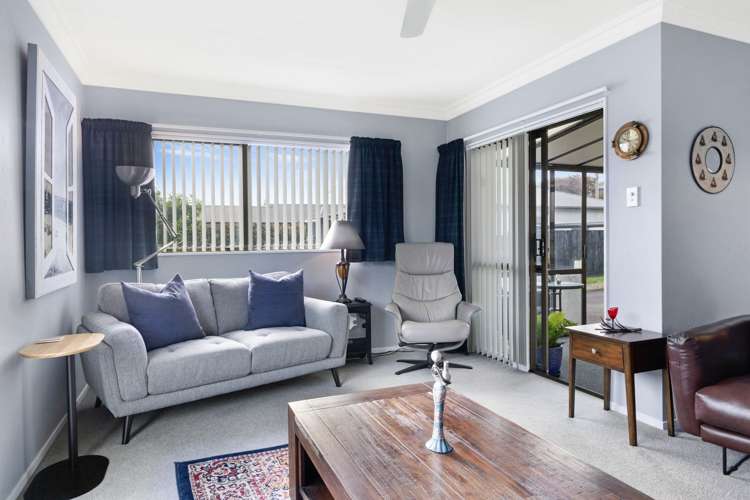 2/14 Burns Street Westown_13