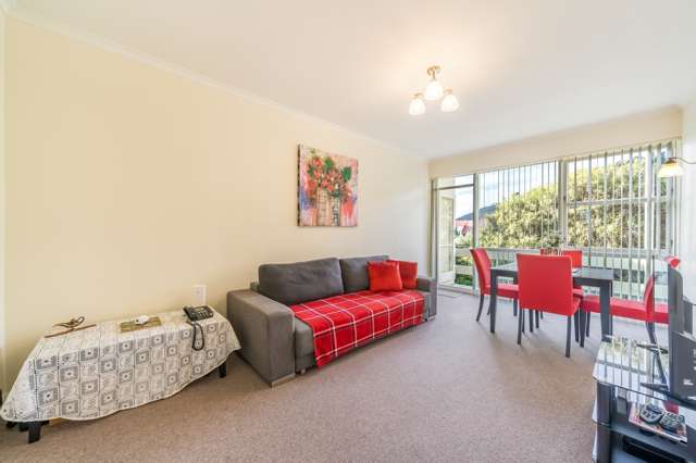 2/110 Muritai Road Eastbourne_4