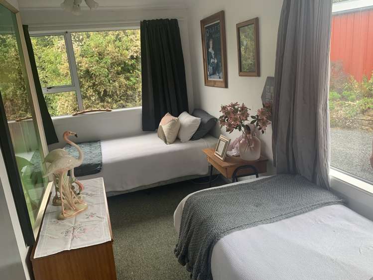 42 Pounawea Road Owaka_13