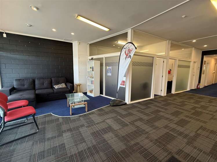 5 Lyttelton Avenue Porirua_10