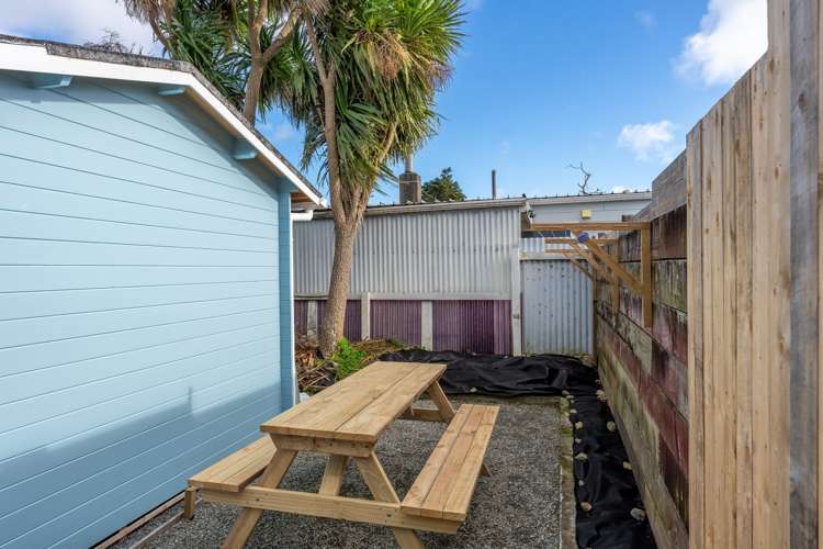 2/290b Main Highway Otaki_20