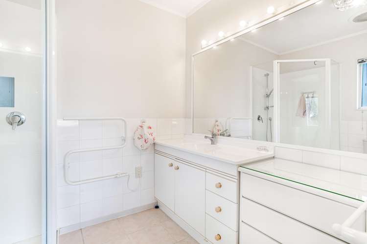 251b Royal Road Massey_11