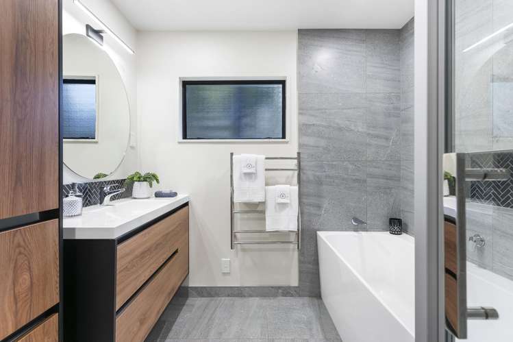 1/142 Sunset Road Unsworth Heights_14