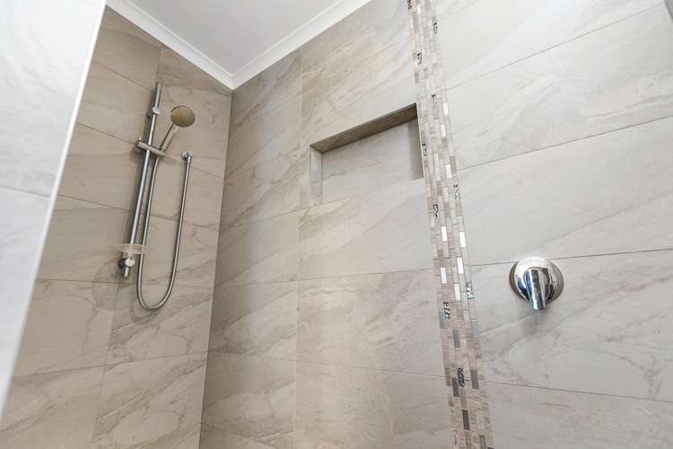 209 Ballintoy Park Drive Welcome Bay_11