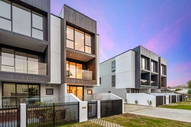 3/6 Ocean View Road Northcote_1