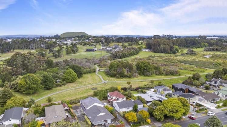 2/131 Grand Drive Remuera_12