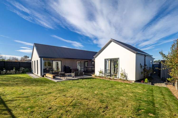 9 Redhaven Rise Netherby_5