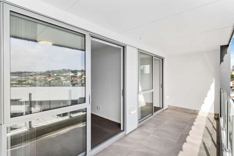 317/17 Link Crescent Stanmore Bay_10
