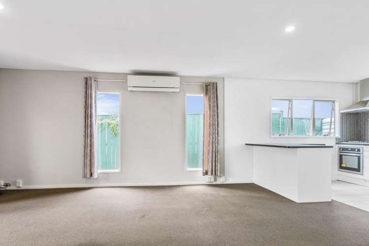 13/4 Ambrico Place New Lynn_5