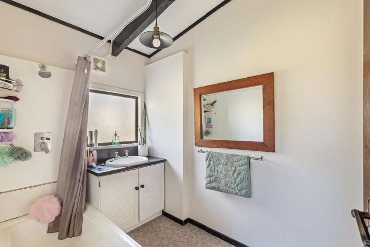 130 Smart Road Glen Avon_19