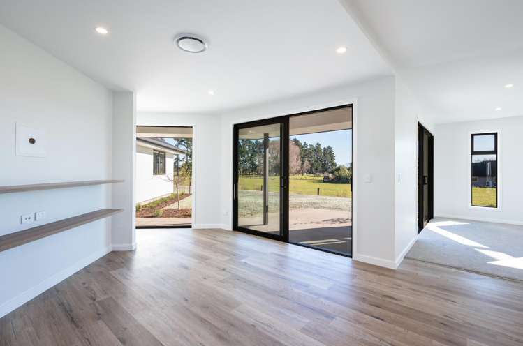 38 Hallmark Drive Richmond_8