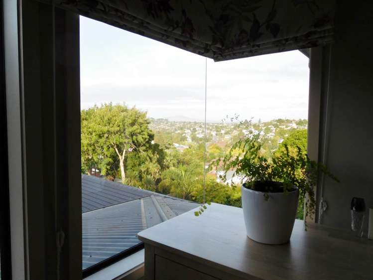 2/65 Sunset Road Totara Vale_6