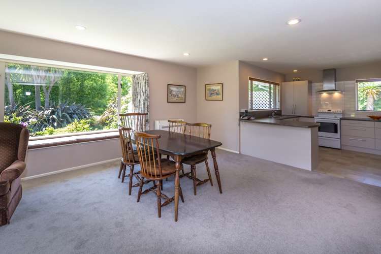 27 Guys Road Yaldhurst_6