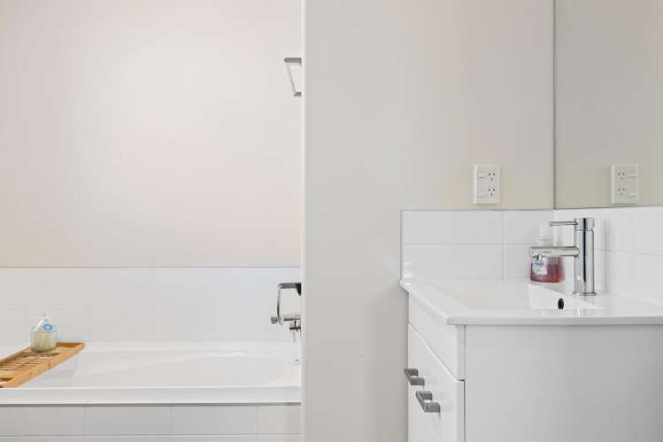 42 Reginald Street Burwood_10