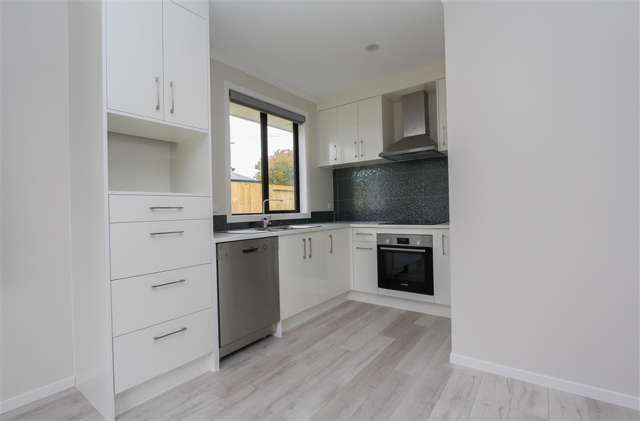 2/8A Rutherford Street 1053_3