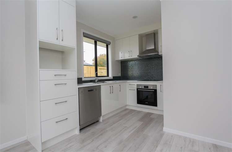 2/8A Rutherford Street 1053_3