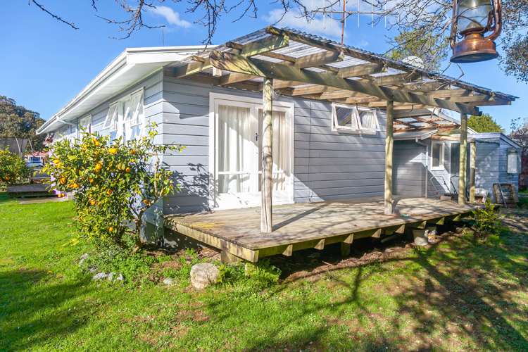 5 Feary Crescent Takaka_18