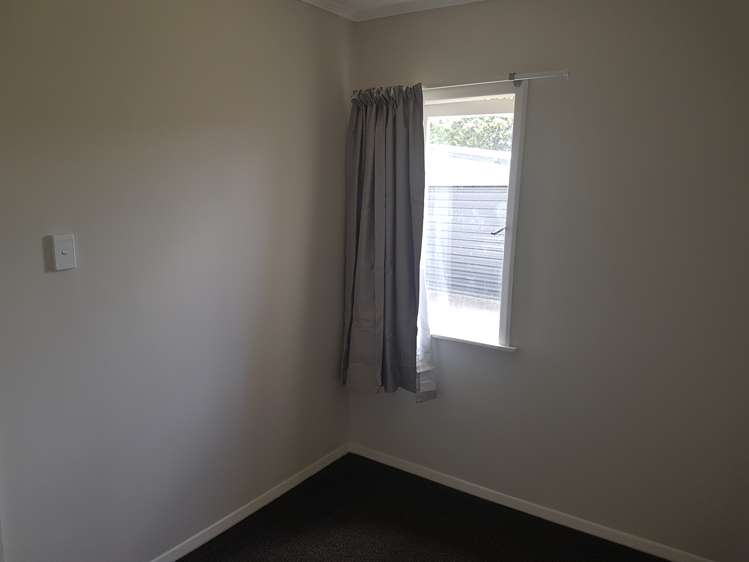 39 Sutton Crescent Papakura_9