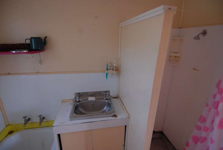 11 Wharf Road Karamea_9