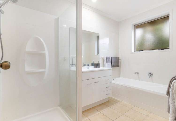 21 Frenz Drive Titirangi_12