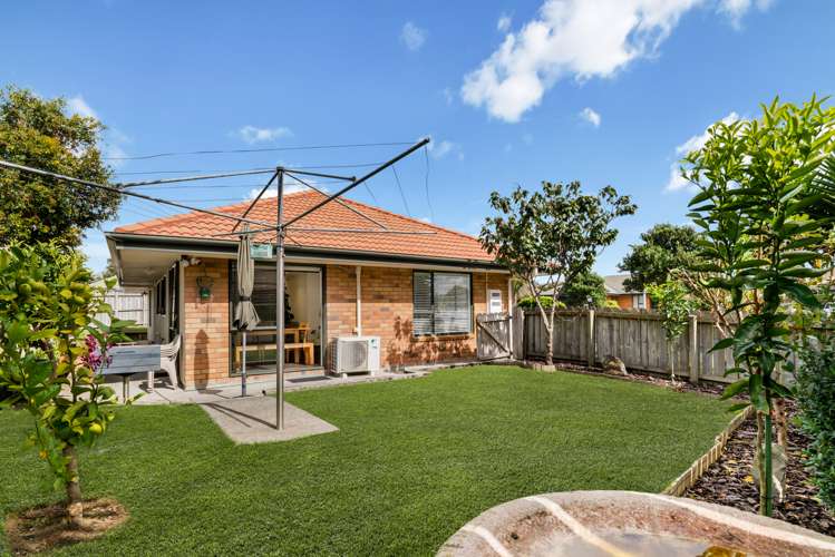 15 Frank Bunce Grove Flat Bush_11