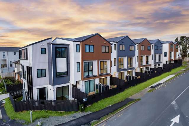 Brand New, Move-In Ready in the Heart of Pakuranga