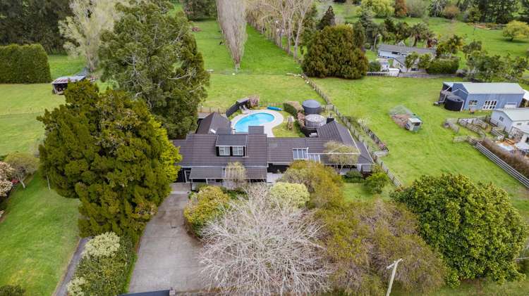 806 Waitakere Road_3