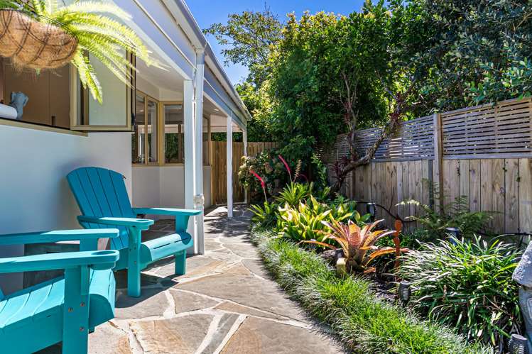 484 Beach Road Murrays Bay_25