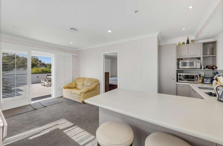 9 Bradbury Road Botany Downs_20