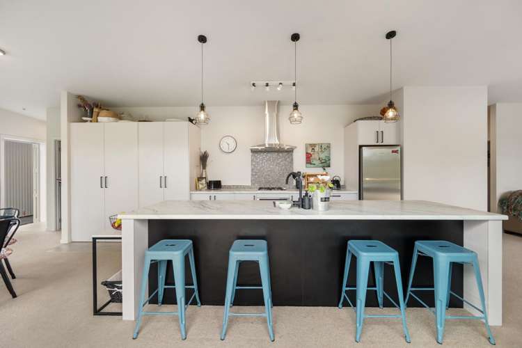 16 Missy Crescent Mount Pisa_1