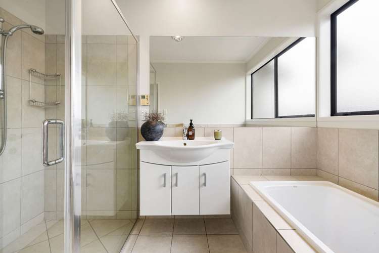 53 Barrington Drive Huntington_32