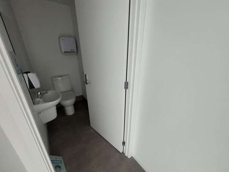 2/5 Northside Drive Westgate_9