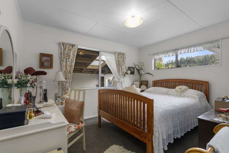 298 Wellington Road Wainuiomata_11