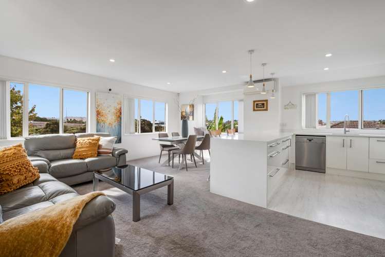 69 Bluebird Crescent Unsworth Heights_3