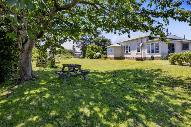 207 Egmont Street Patea_4