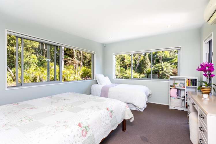 296 Piha Road Piha_14