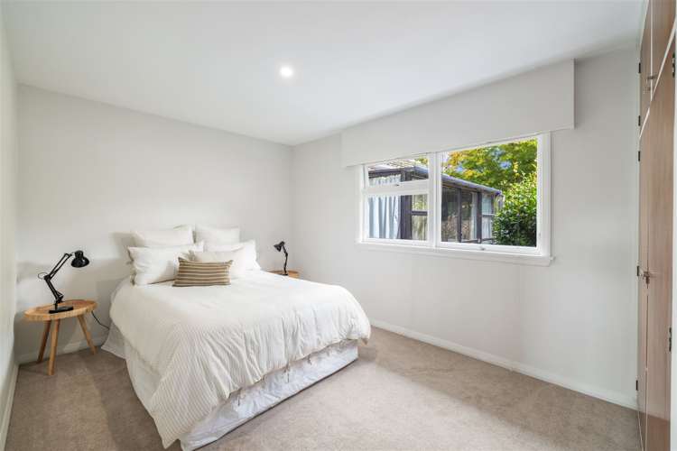 2/42 Office Road Merivale_5