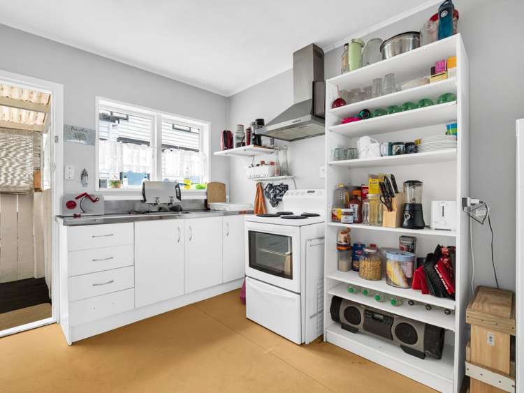 18a Sylvan Crescent Te Atatu South_13