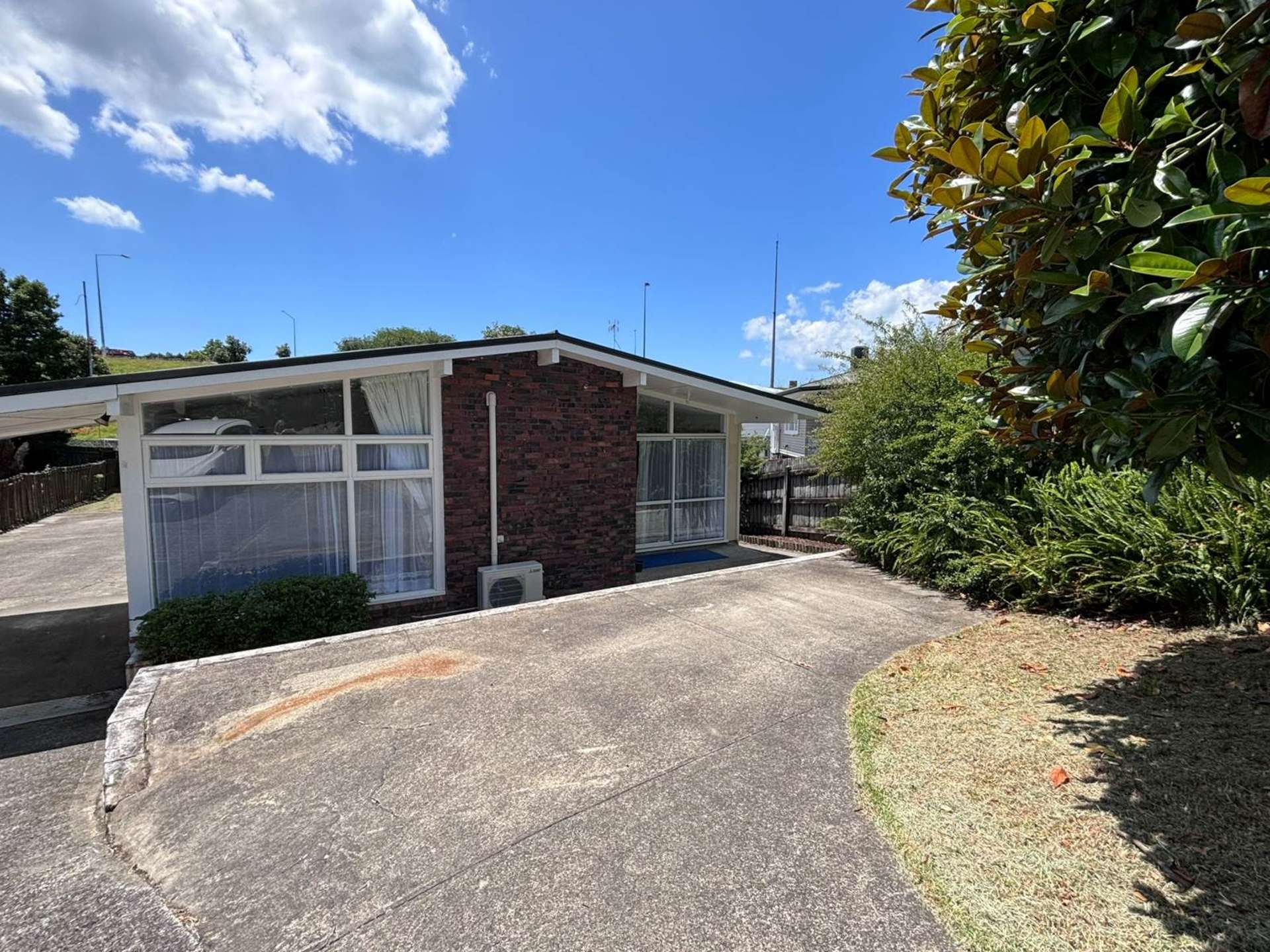 19 Totaravale Drive Sunnynook North Shore City Houses for Rent