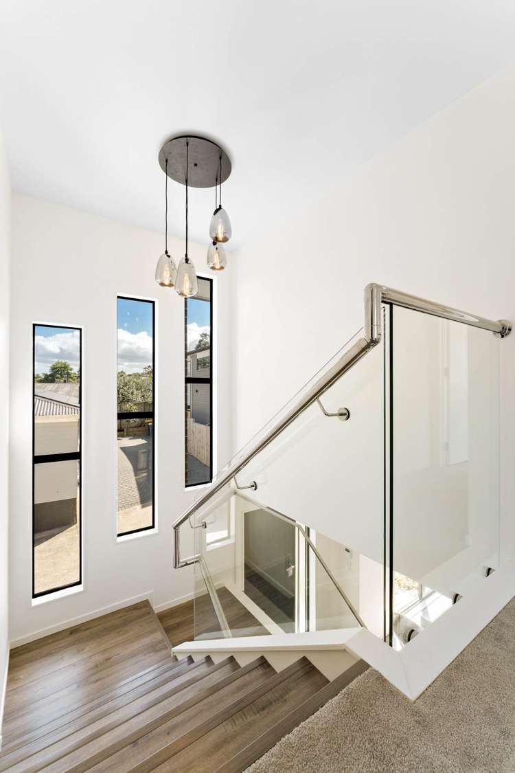 84a Vodanovich Road Te Atatu South_21