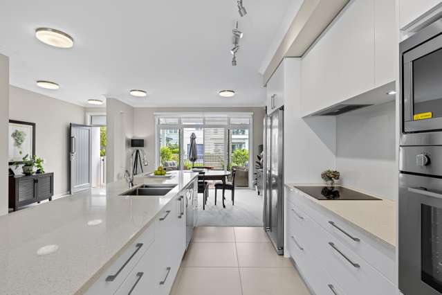 Prized "Esplanade" terrace townhouse