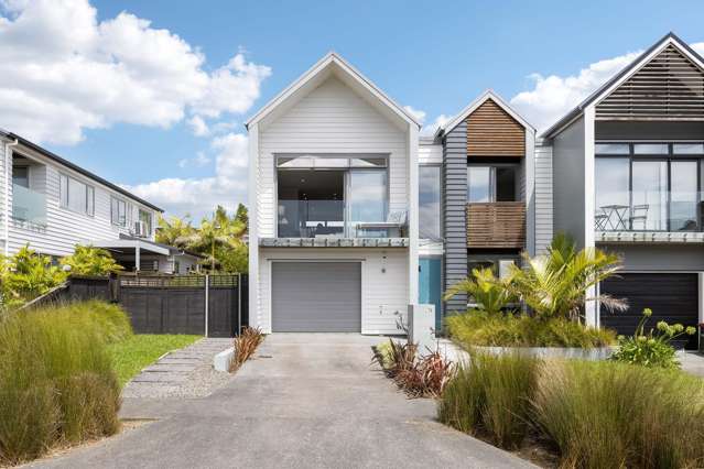 Community, space, sun - this one has it all!
