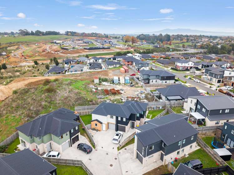 2/8 Mila Paige Close Glenview_29