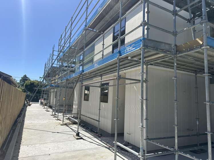 2/14 Stenness Avenue_4