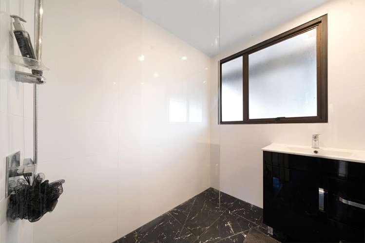 1/88 Parrs Cross Road Henderson_18