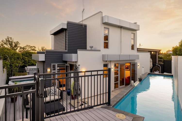 5 Lake Domain Drive_1