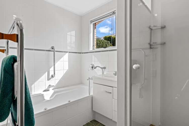 30 Upper Chelverton Drive Red Beach_18