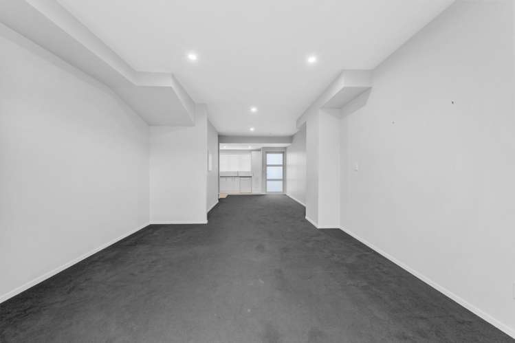 15/11 Ray Small Drive Papakura_8