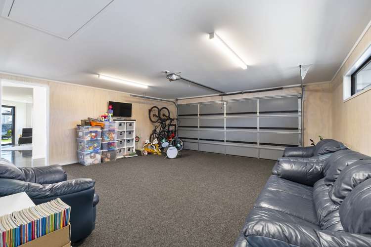 19 Honeyfield Drive Whalers Gate_24